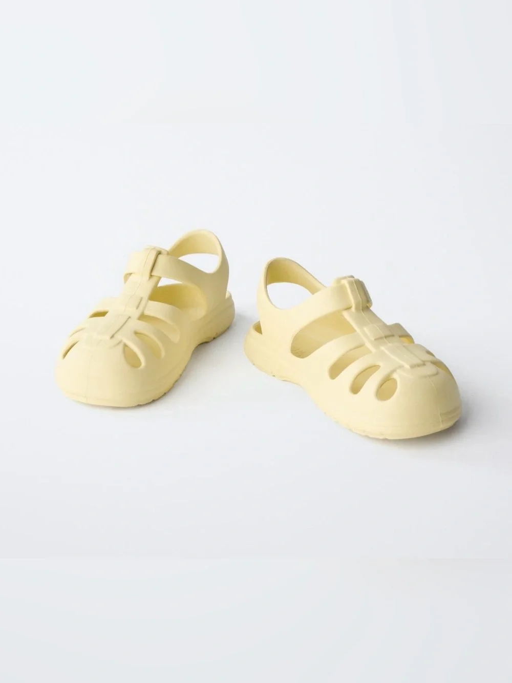 Zara barefoot fisherman
